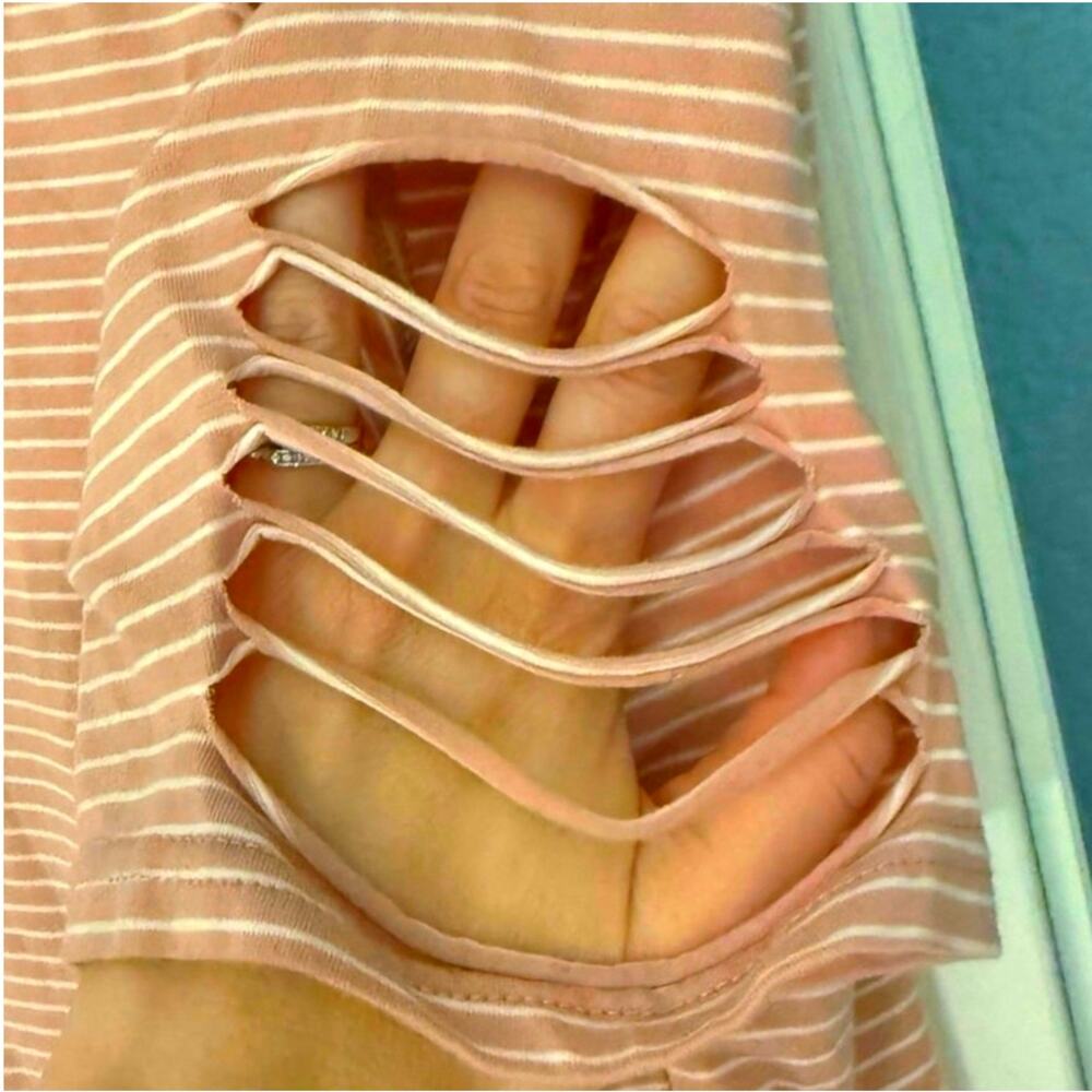 POL Distressed Striped Tee - Picture 7 of 9